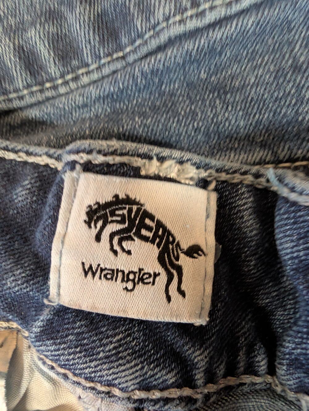 Wrangler Jeans Women's Size 9x32 Medium Wash Bootcut (1042)